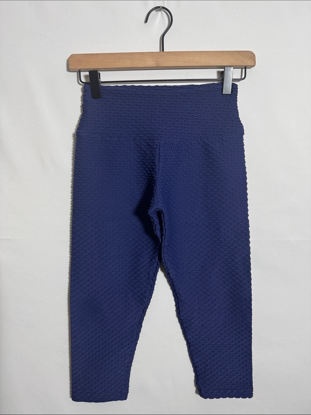 WAP108 {Booty by Brabants} Navy Blue Textured Mid Rise Capri Yoga Leggings Pants